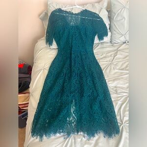 Lulu’s green midi lace dress